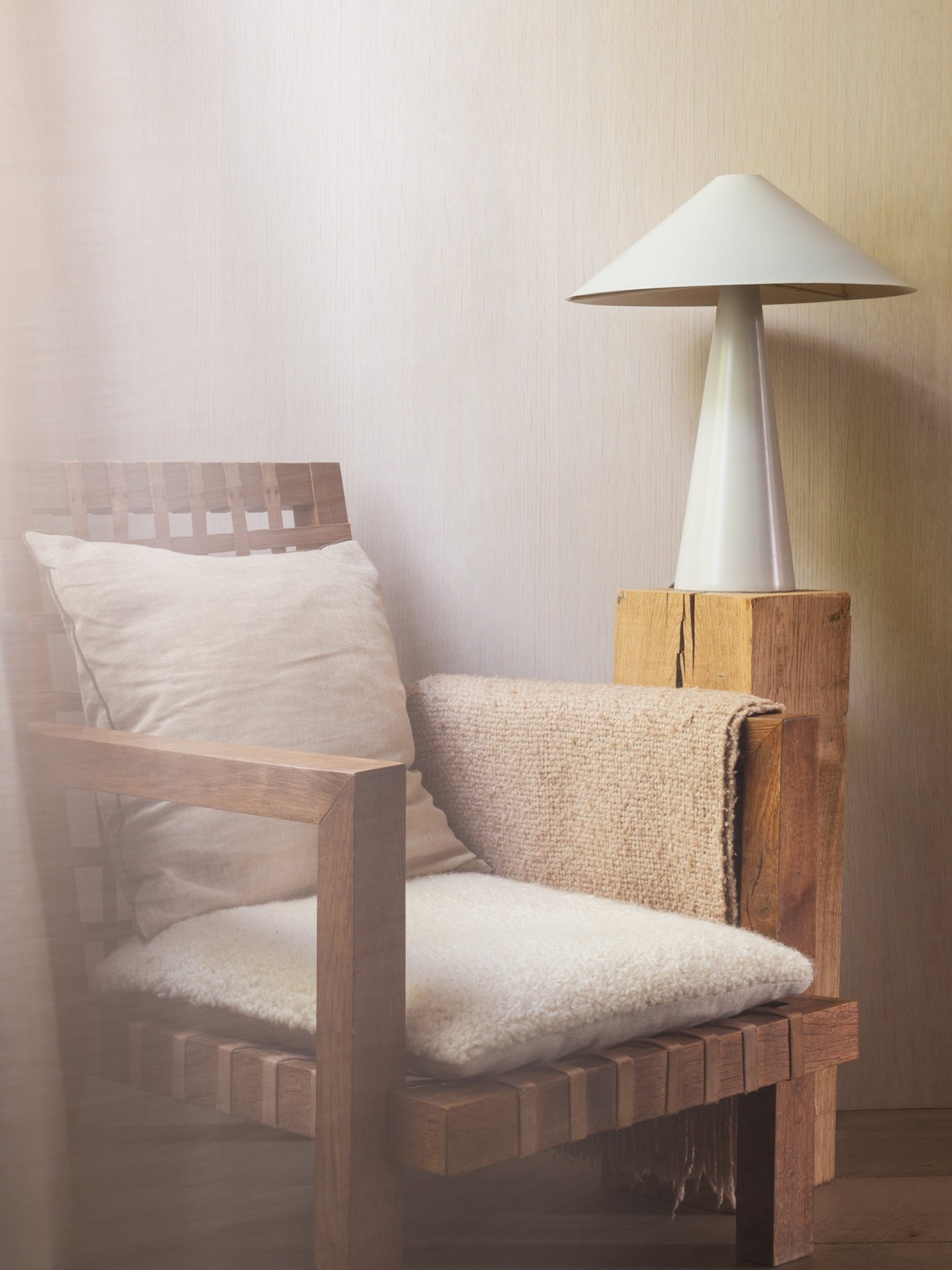 Orta - 1 light warm white cone table lamp - Image 3