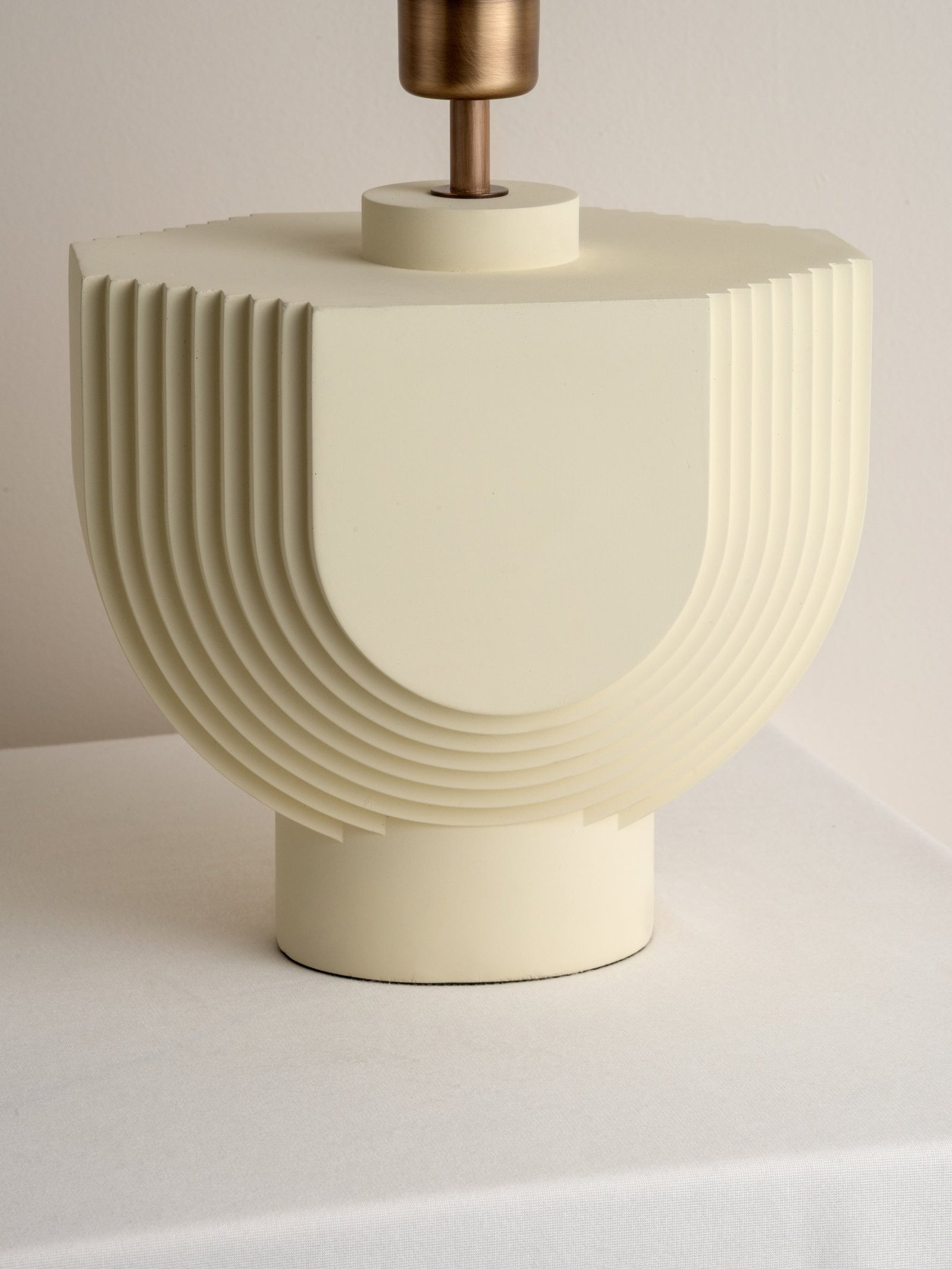 Editions concrete lamp with + chrome shade - Image 4