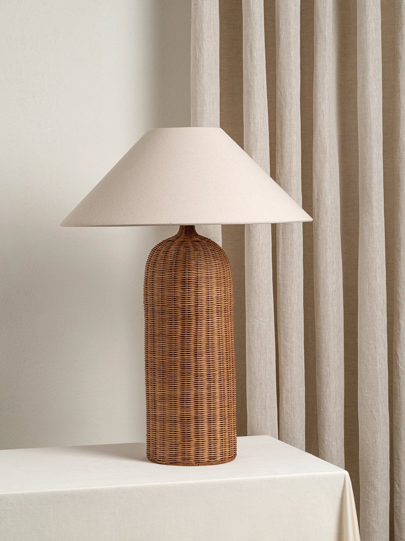 Ensia - extra large rattan table lamp - Image 3
