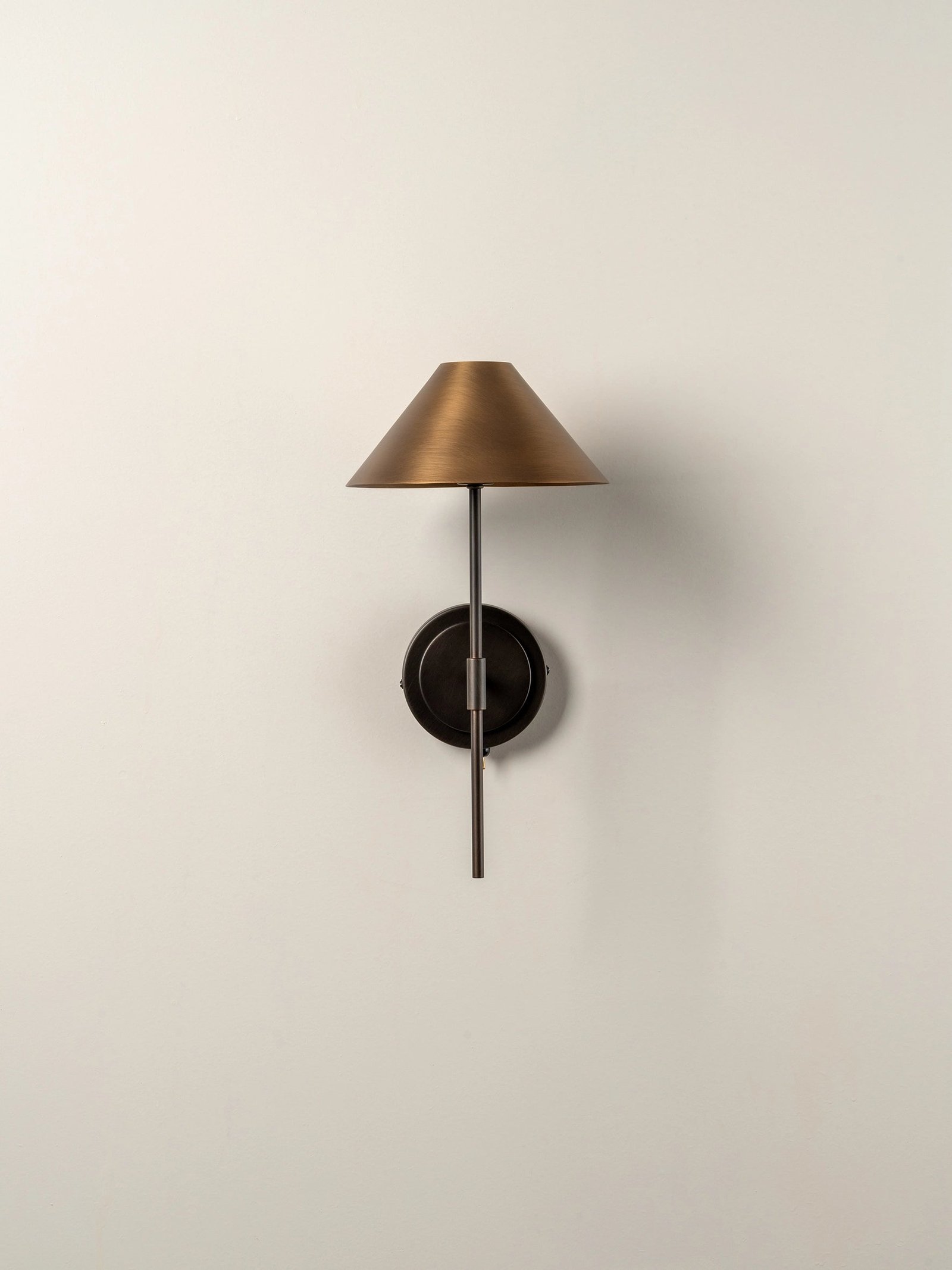 Orta - aged brass and bronze wall light - Image 3