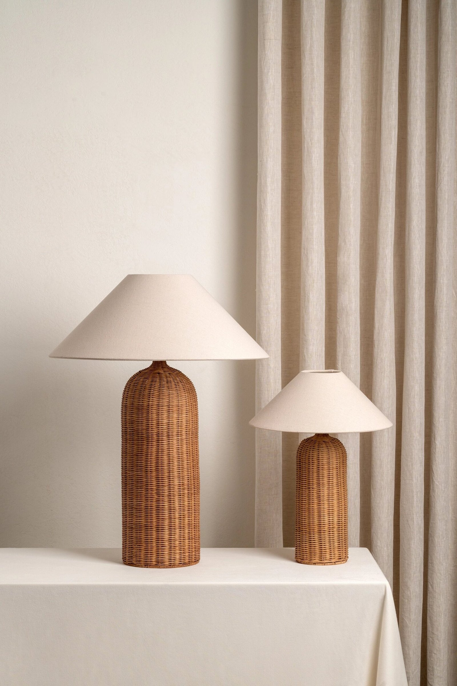 Ensia - extra large rattan table lamp - Image 6